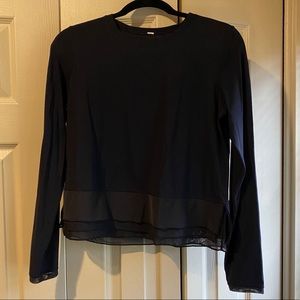 Navy lulu lemon crop top with chiffon hem